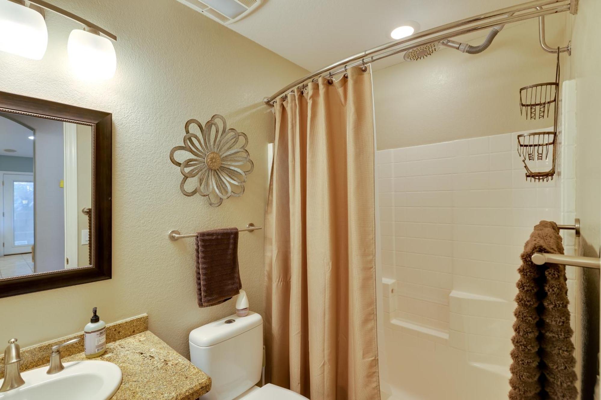 Family-friendly Glendale With Private Yard * Phoenix